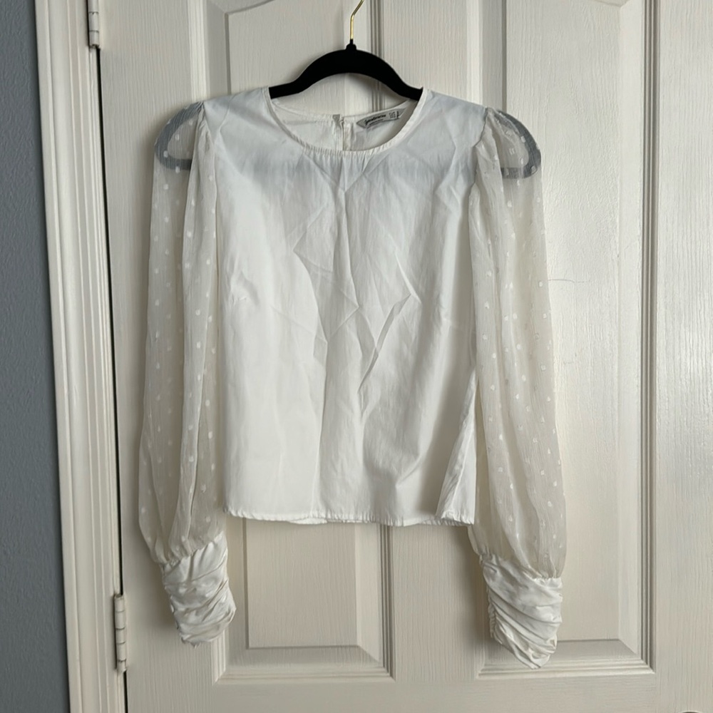 Long sleeves white